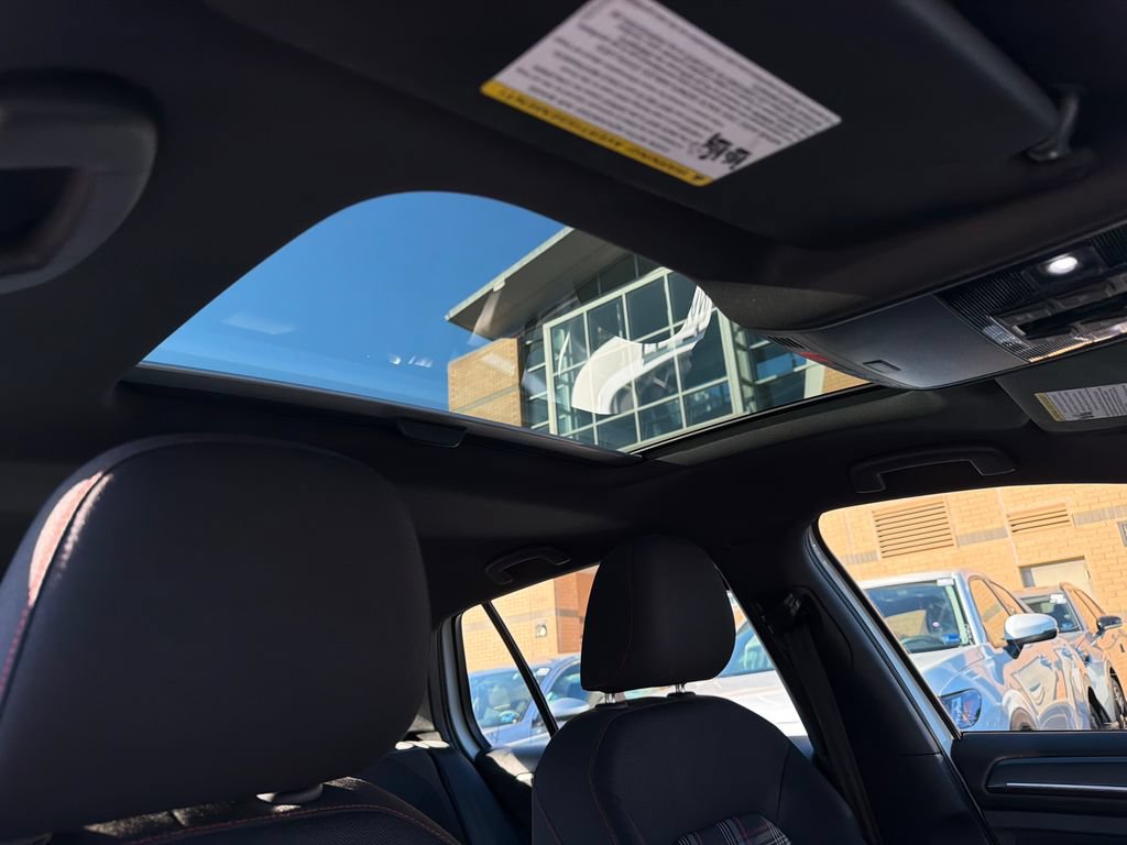 Used 2018 Volkswagen GTI SE FWD image 10