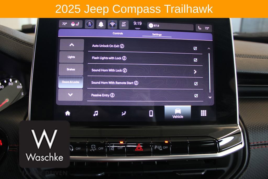 Used 2025 Jeep Compass Trailhawk w/ Trailhawk Convenience Group AWD/4WD image 54