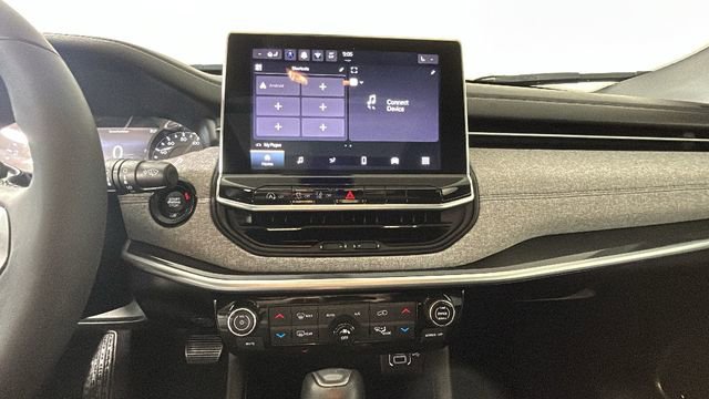 Used 2024 Jeep Compass Latitude w/ Sun and Sound Group AWD/4WD image 24