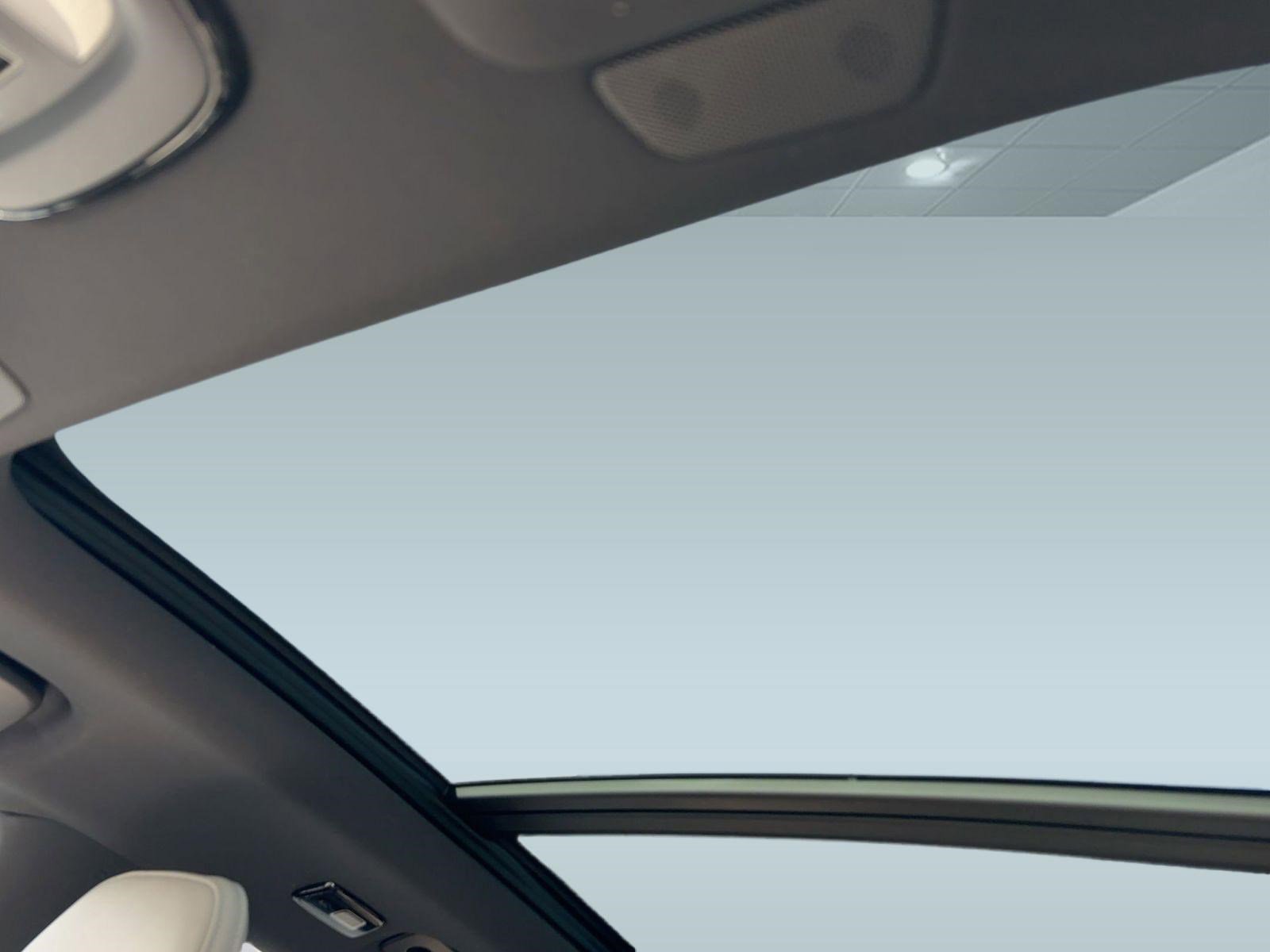 New 2026 Volvo XC90 T8 Ultra image 15