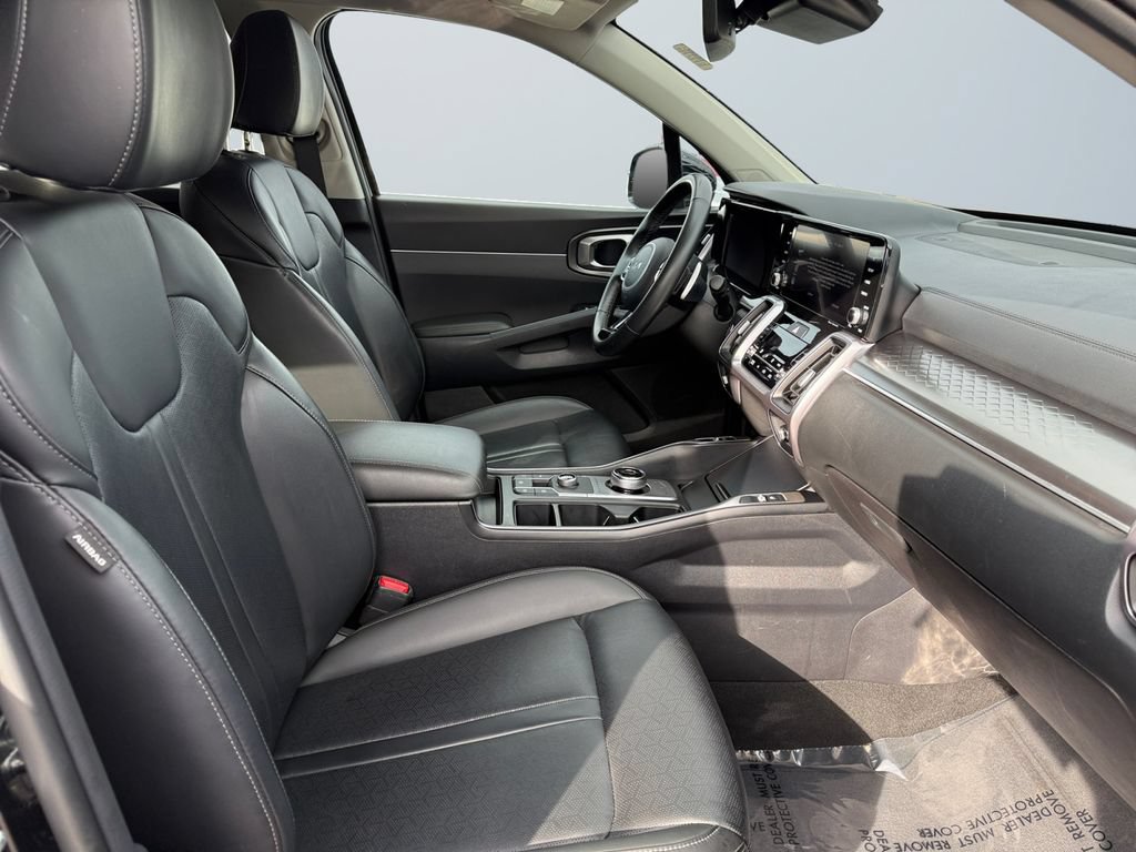 Used 2023 Kia Sorento EX AWD/4WD image 15