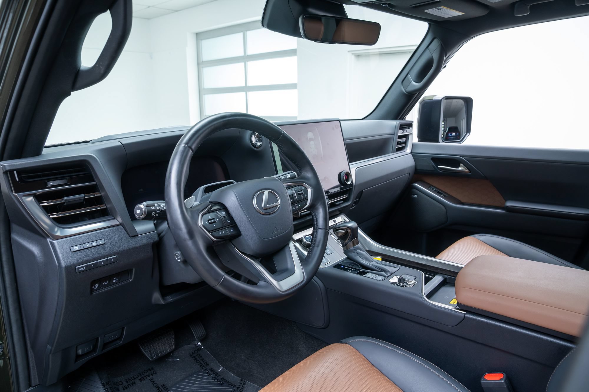 Used 2024 Lexus GX 550 w/ Accessory Package (2T) AWD/4WD image 20