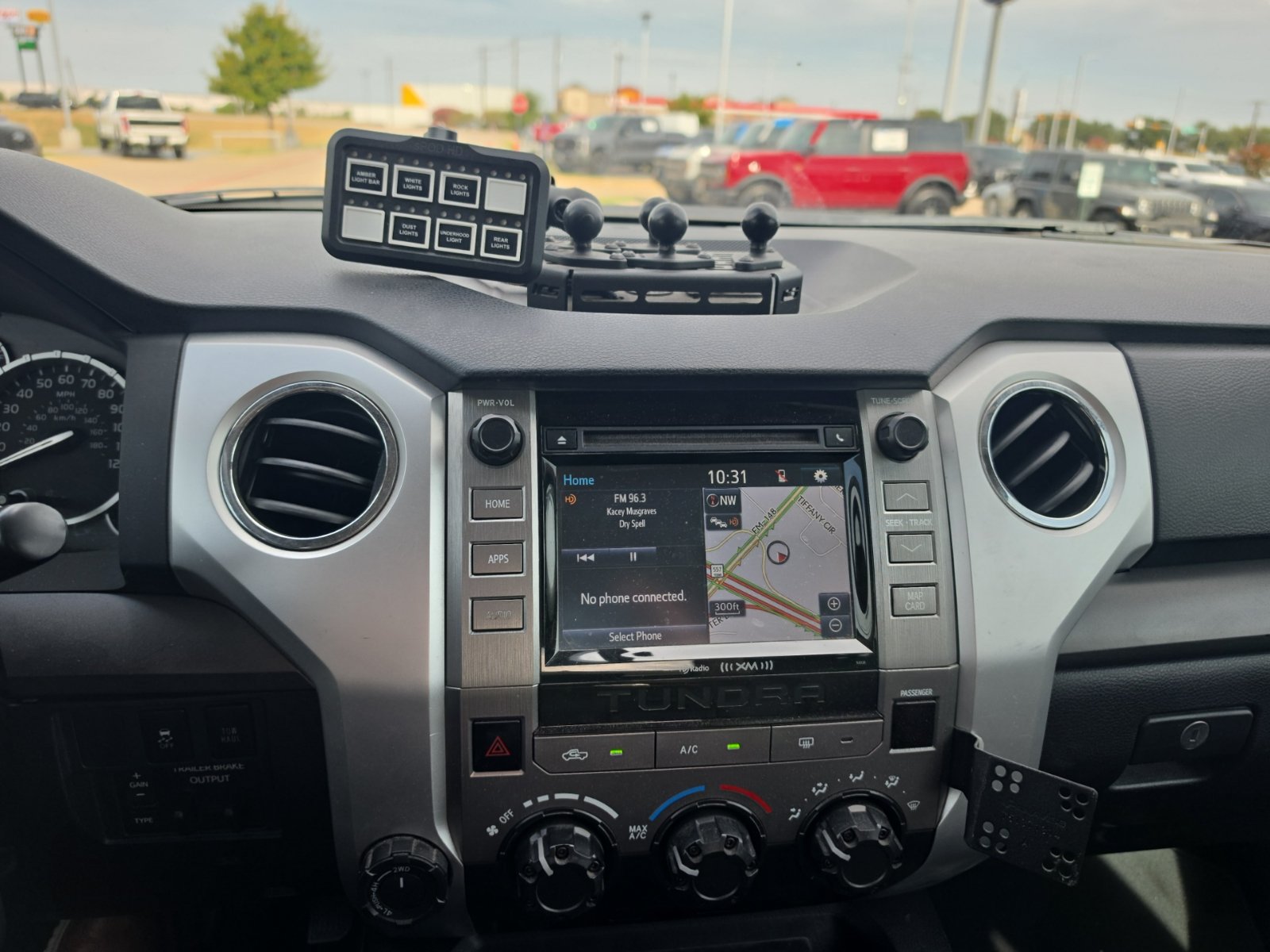 Used 2016 Toyota Tundra SR5 w/ SR5 Upgrade Package AWD/4WD image 15