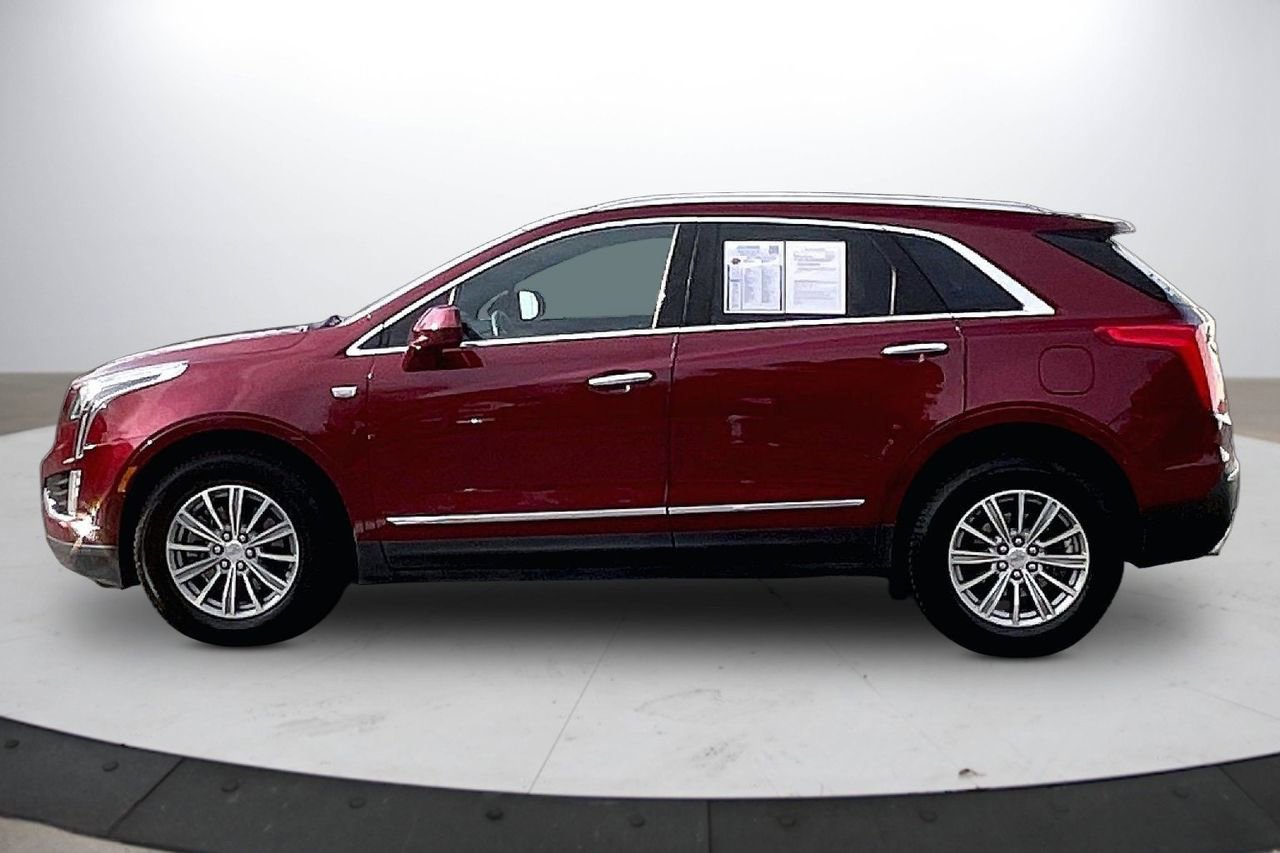 Used 2017 Cadillac XT5 Luxury w/ Driver Awareness Package image 6