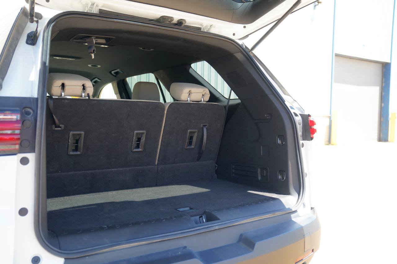 Used 2023 Chevrolet Traverse LS AWD/4WD image 21