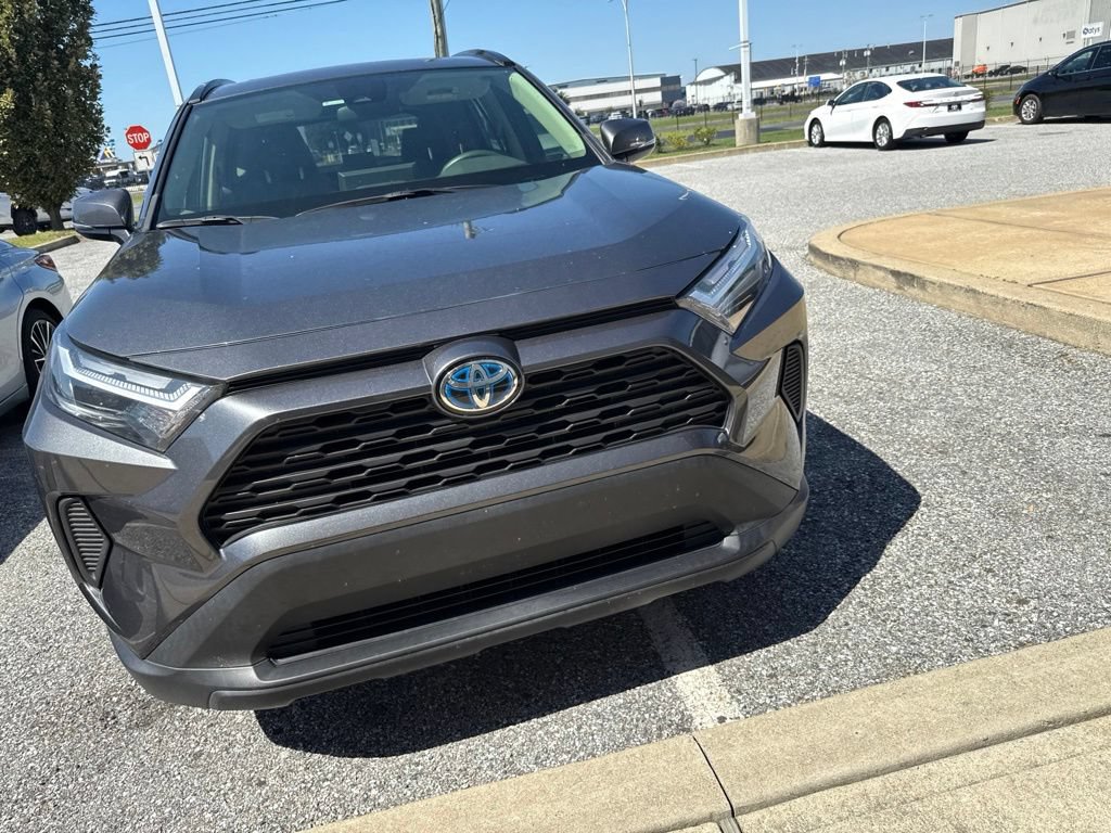 Used 2023 Toyota RAV4 XLE w/ Convenience Package AWD/4WD image 3