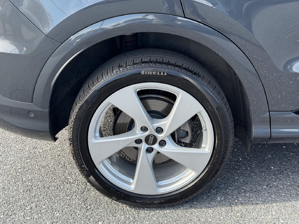 Certified 2025 Audi Q5 Premium Plus w/ Premium Plus AWD/4WD image 12