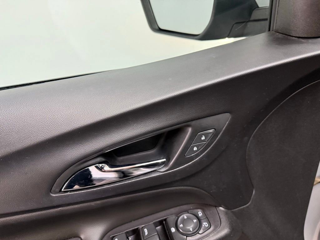 Used 2019 Chevrolet Equinox LT image 18