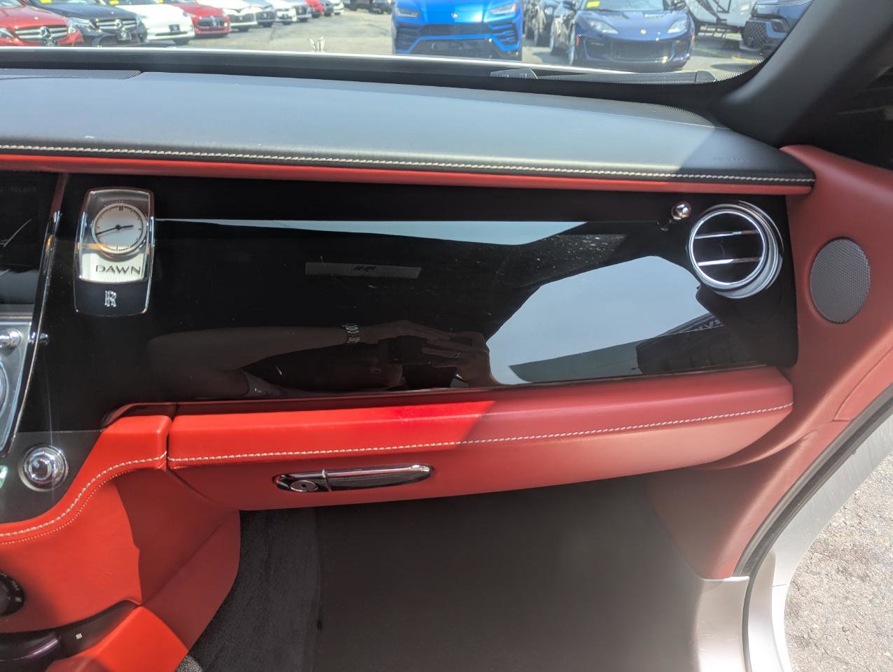 Used 2018 Rolls-Royce Dawn RWD image 46