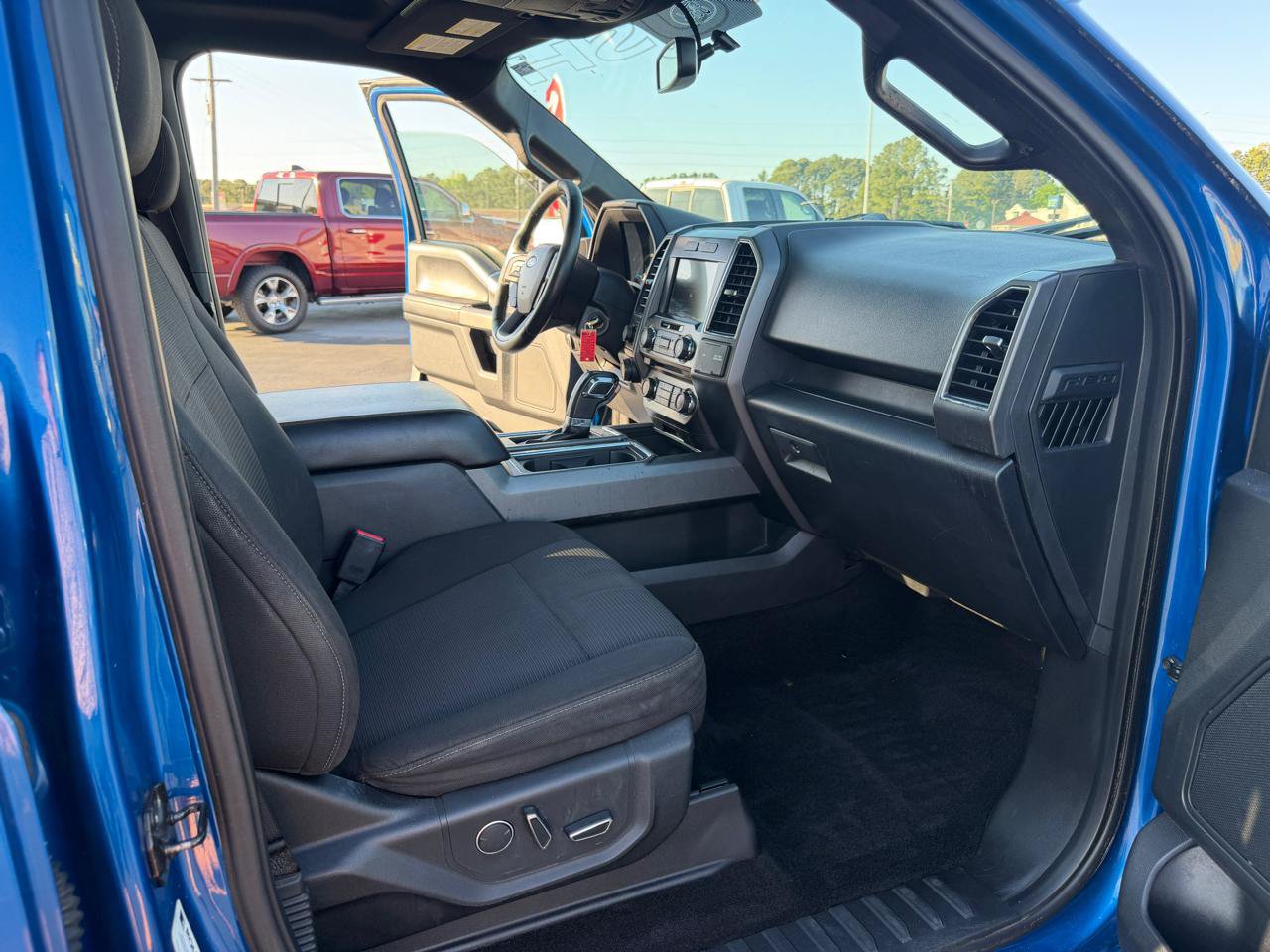 Used 2017 Ford F150 XLT w/ Equipment Group 302A Luxury AWD/4WD image 14