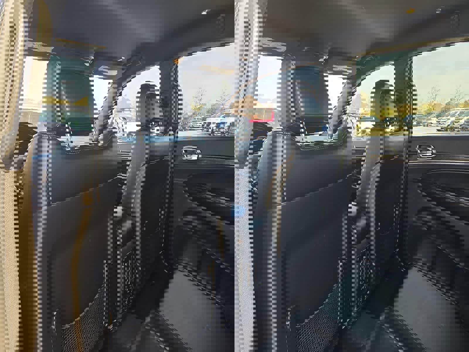 Used 2018 Jeep Grand Cherokee Limited image 17