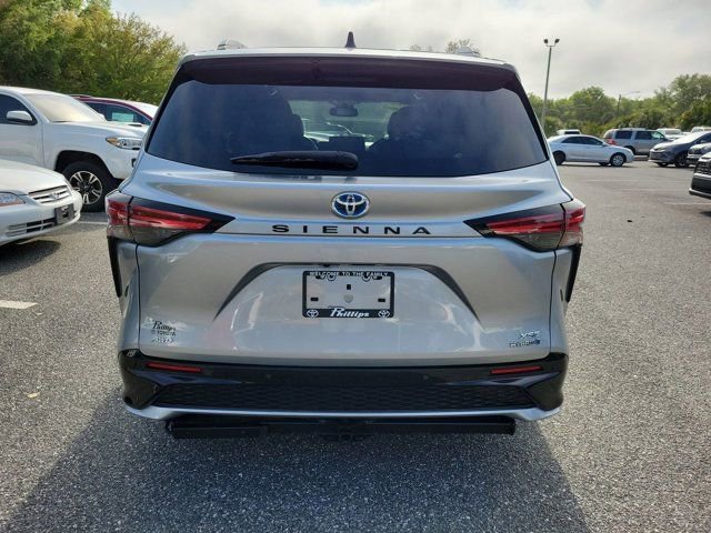 Used 2024 Toyota Sienna XSE w/ XSE Plus Package AWD/4WD image 11