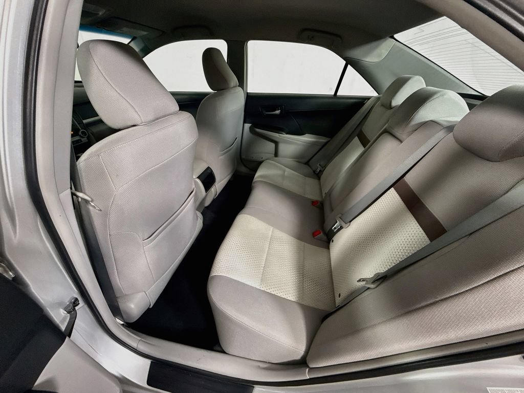 Used 2013 Toyota Camry LE FWD image 21