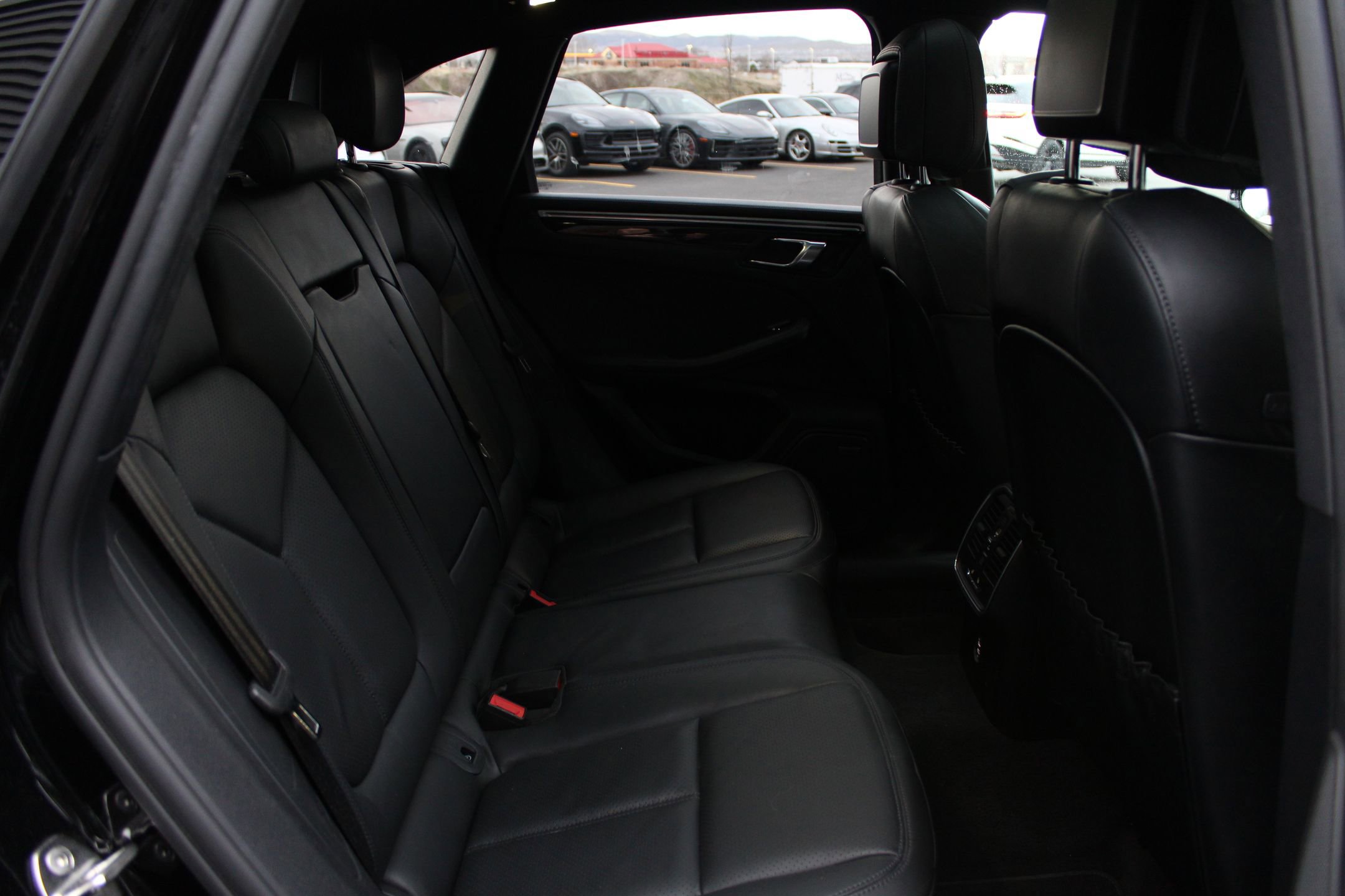 Certified 2023 Porsche Macan S image 25