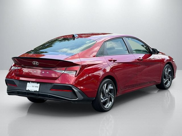 Used 2025 Hyundai Elantra Sport FWD image 7