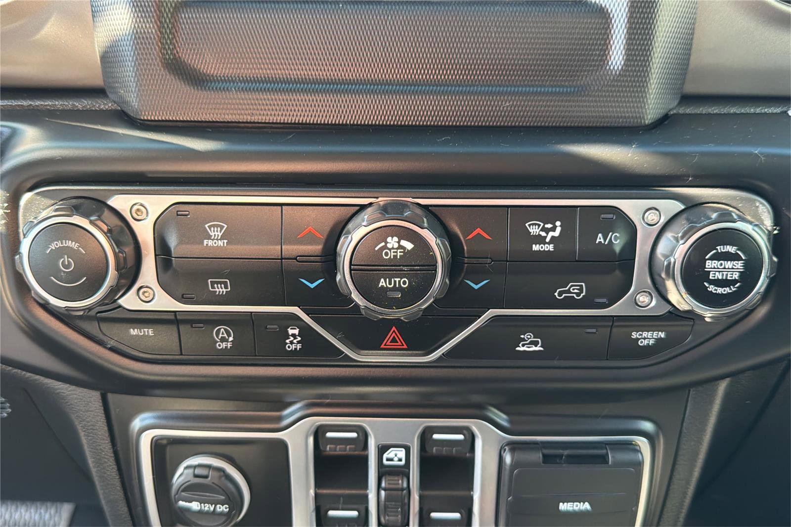 Used 2021 Jeep Wrangler Unlimited Sport AWD/4WD image 31