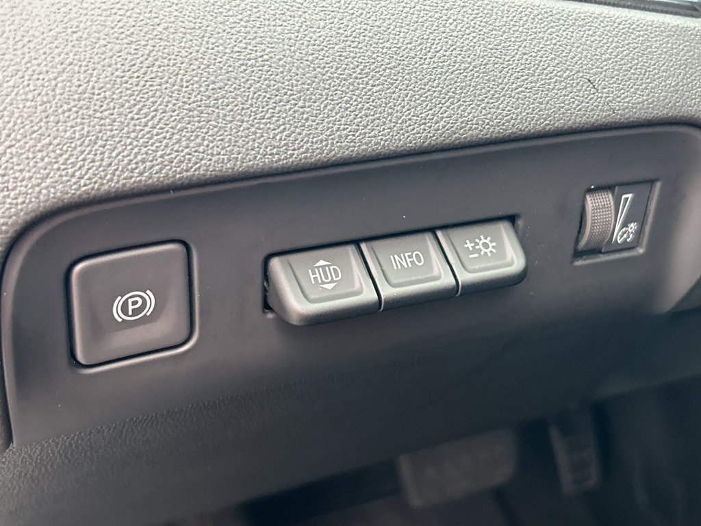 Used 2024 Buick Enclave Premium AWD/4WD image 17