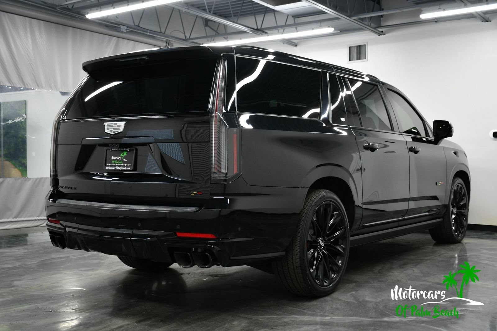 Used 2026 Cadillac Escalade ESV V w/ LPO, ONYX Package AWD/4WD image 19