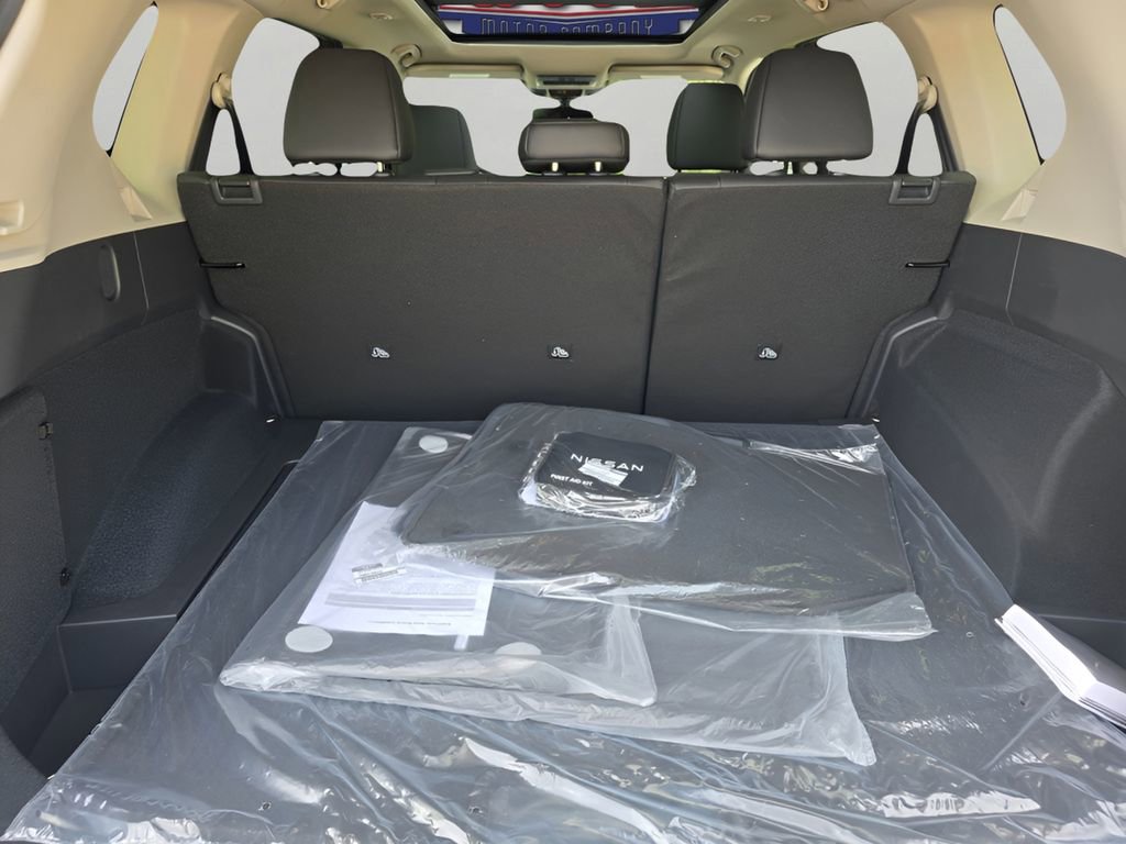 New 2026 Nissan Rogue Dark Armor image 7