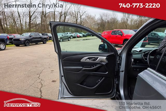 Used 2023 Chevrolet Traverse LT FWD image 13