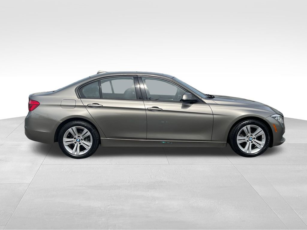Used 2016 BMW 328i xDrive Sedan AWD/4WD image 9