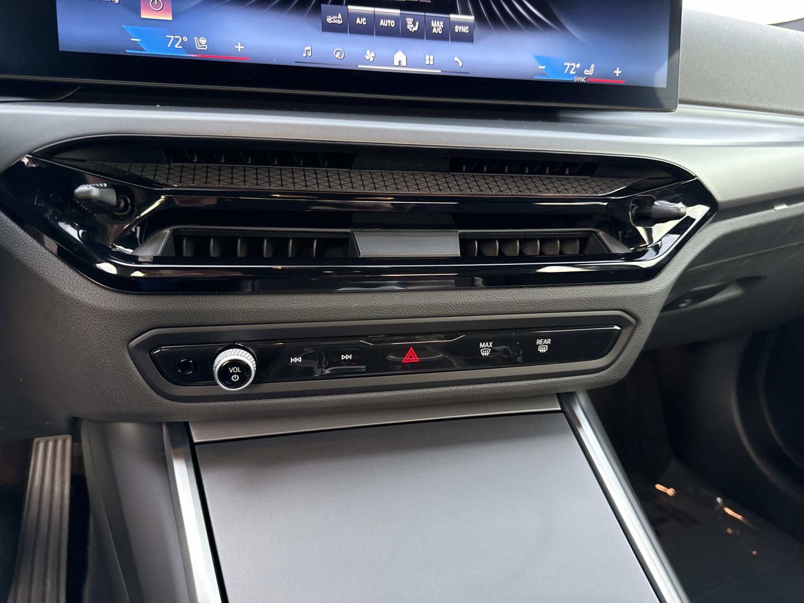 Used 2025 BMW 230i Coupe image 23