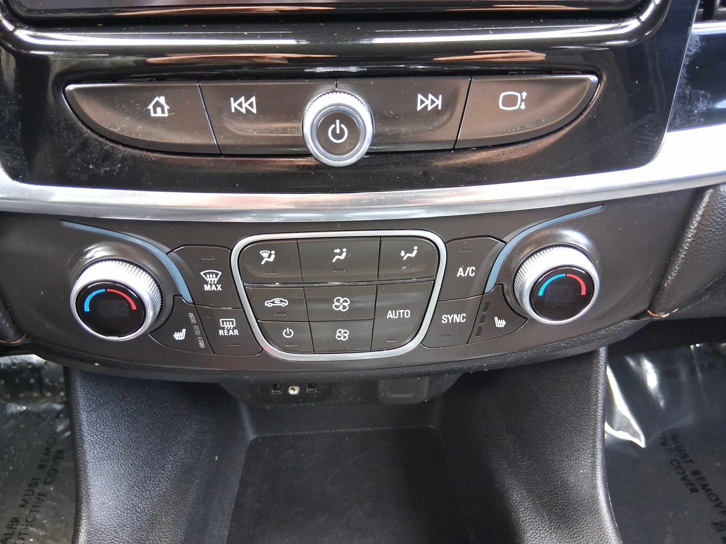 Used 2018 Chevrolet Traverse LT FWD image 21