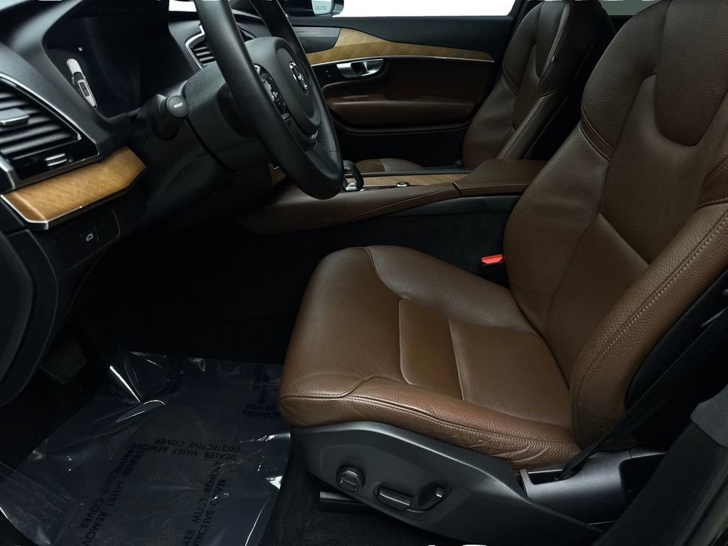 Used 2023 Volvo XC90 B6 Plus image 27
