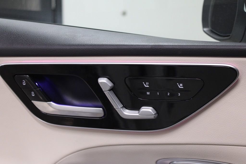 Used 2022 Mercedes-Benz C 300 Sedan w/ Exclusive Trim Package image 18