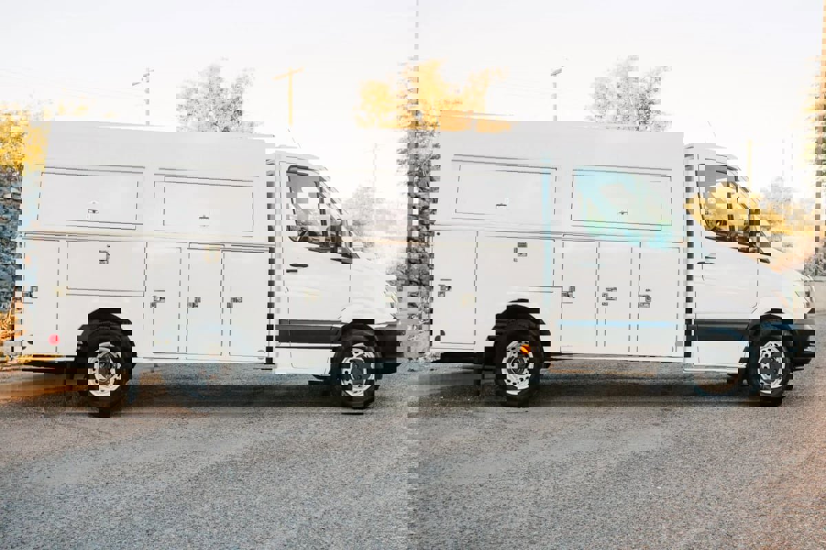 Used 2017 Mercedes-Benz Sprinter 3500 w/ Suspension Package II image 4