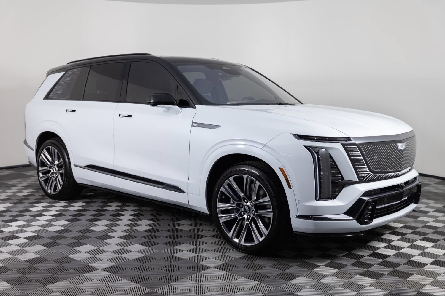 Used 2026 Cadillac Vistiq Platinum w/ LPO, Floor Liner Package AWD/4WD image 10