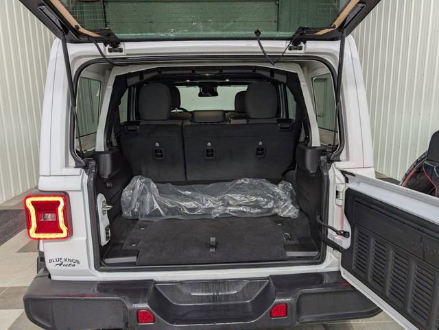 Used 2025 Jeep Wrangler Unlimited Sahara AWD/4WD image 20