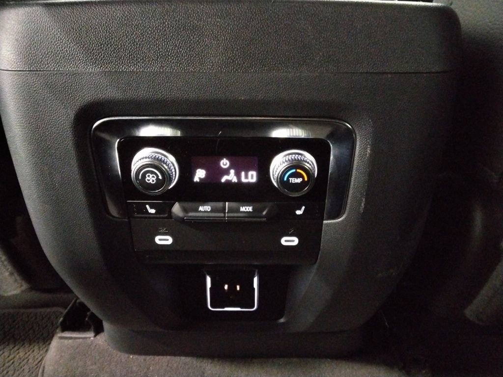 Used 2022 GMC Yukon Denali image 42