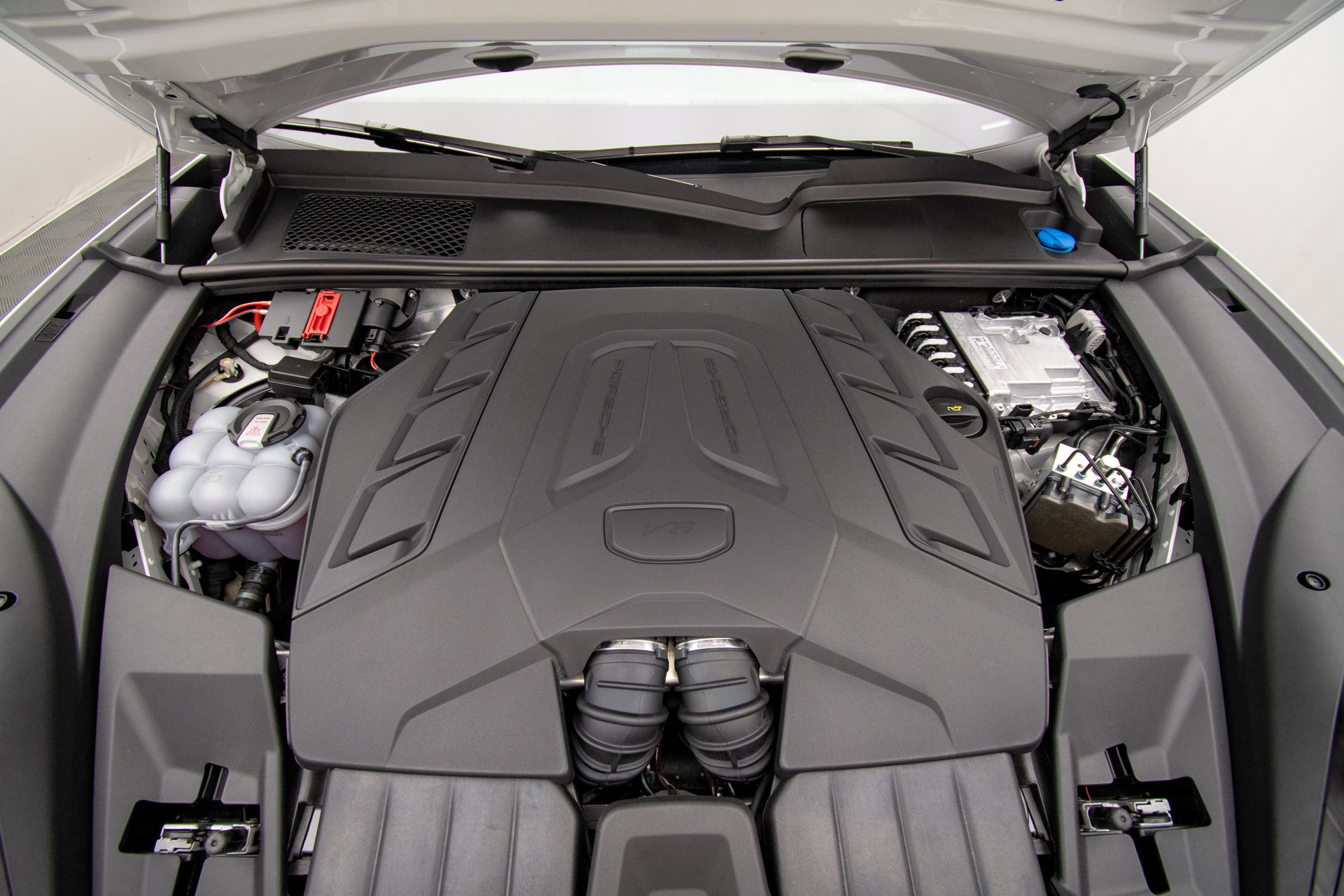 Certified 2025 Porsche Cayenne S AWD/4WD image 42