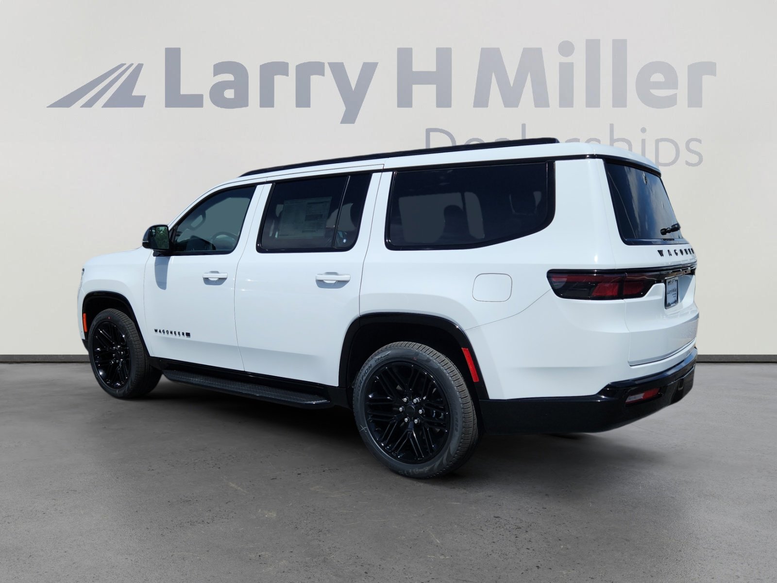 New 2025 Jeep Wagoneer Series II w/ HD Trailer Tow Package image 3