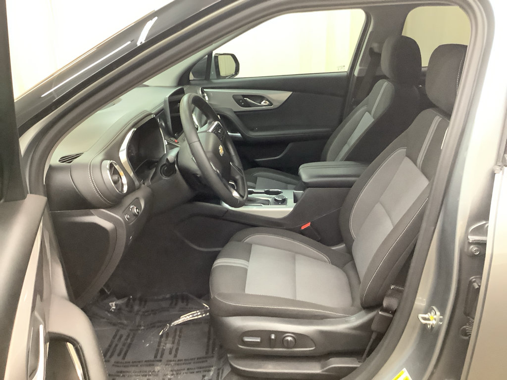 Used 2025 Chevrolet Blazer LT FWD image 14