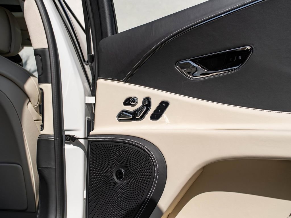 New 2026 Bentley Flying Spur Plug-In Hybrid AWD/4WD image 26
