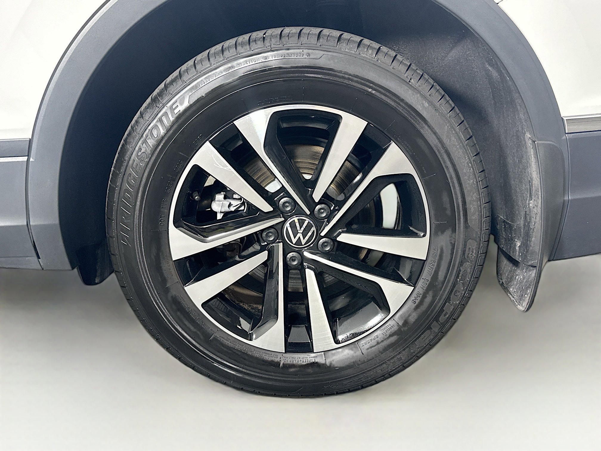 Used 2024 Volkswagen Tiguan S image 11