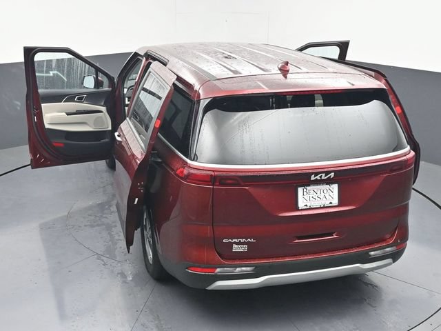 Used 2024 Kia Carnival LX FWD image 41