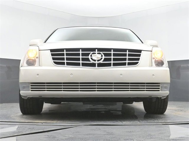 Used 2008 Cadillac DTS w/ Sun And Sound Package image 43