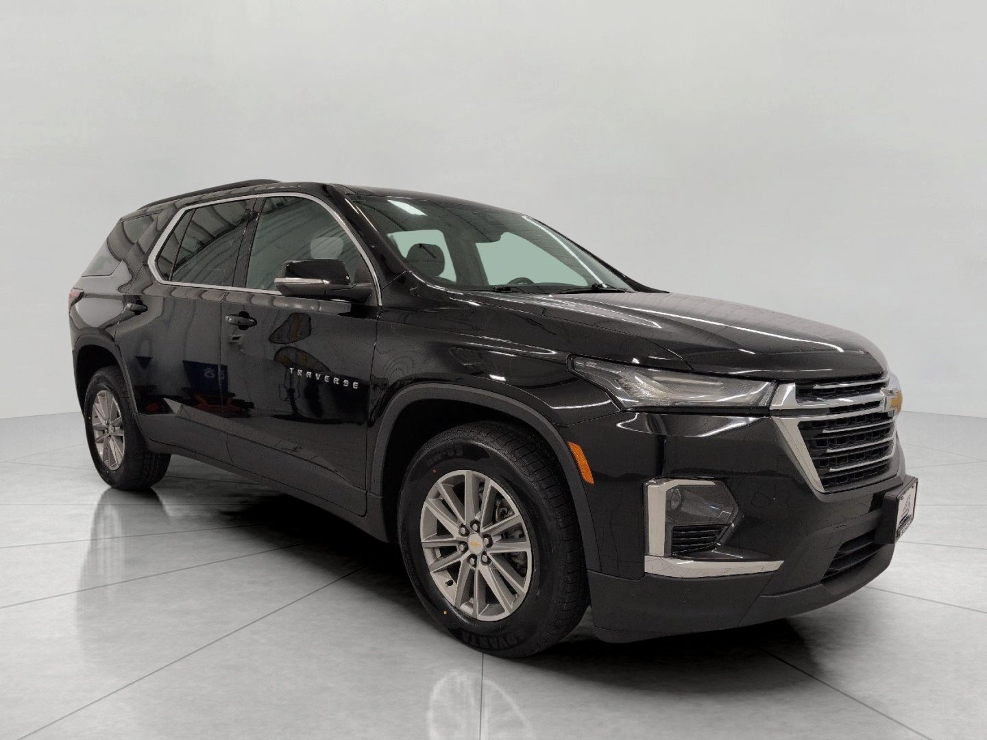 Used 2023 Chevrolet Traverse LT