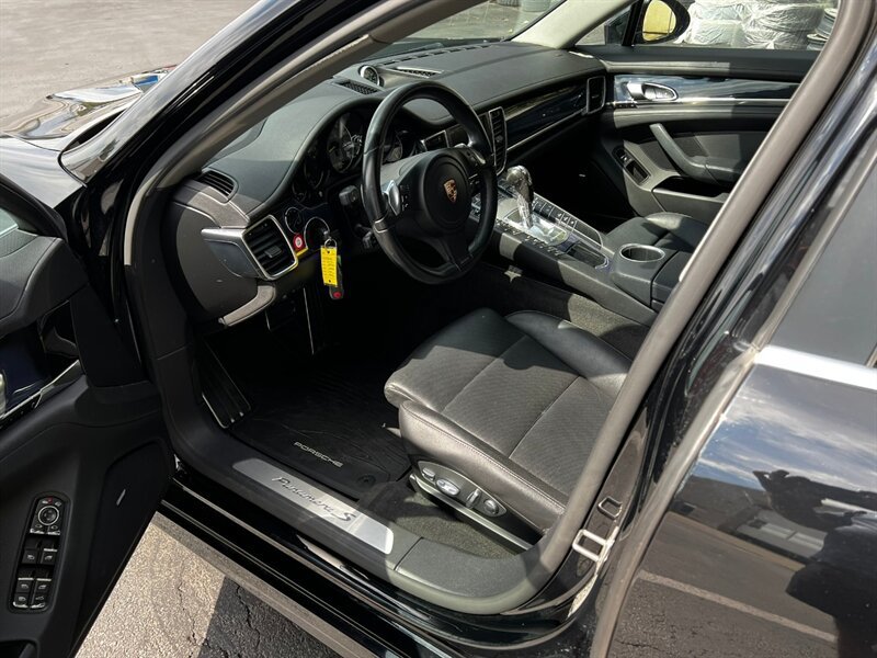 Used 2014 Porsche Panamera S RWD image 13
