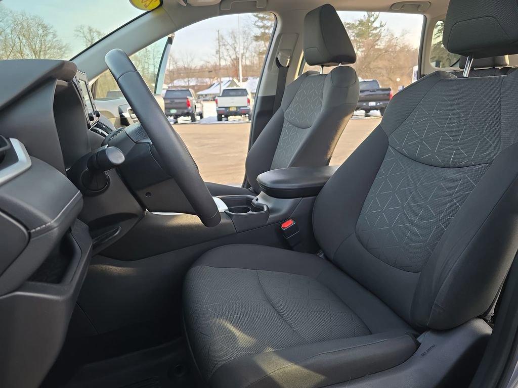 Used 2021 Toyota RAV4 XLE image 16