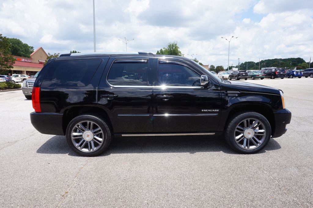Used 2013 Cadillac Escalade Premium AWD/4WD image 5