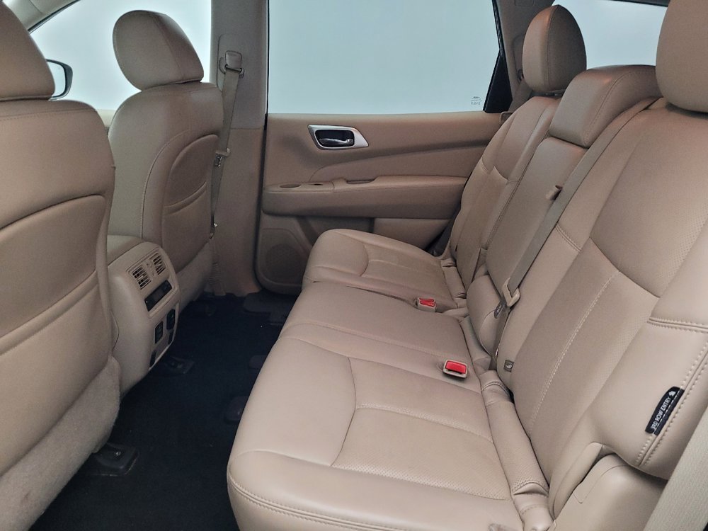 Used 2018 Nissan Pathfinder Platinum w/ Cargo Package image 18