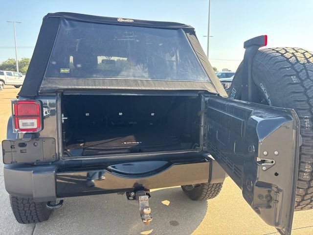 Used 2017 Jeep Wrangler Unlimited Sahara AWD/4WD image 5