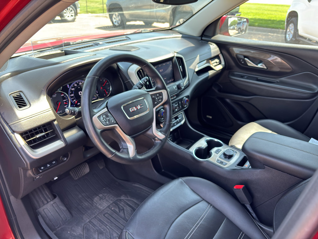 Used 2023 GMC Terrain Denali w/ Denali Premium Package AWD/4WD image 13