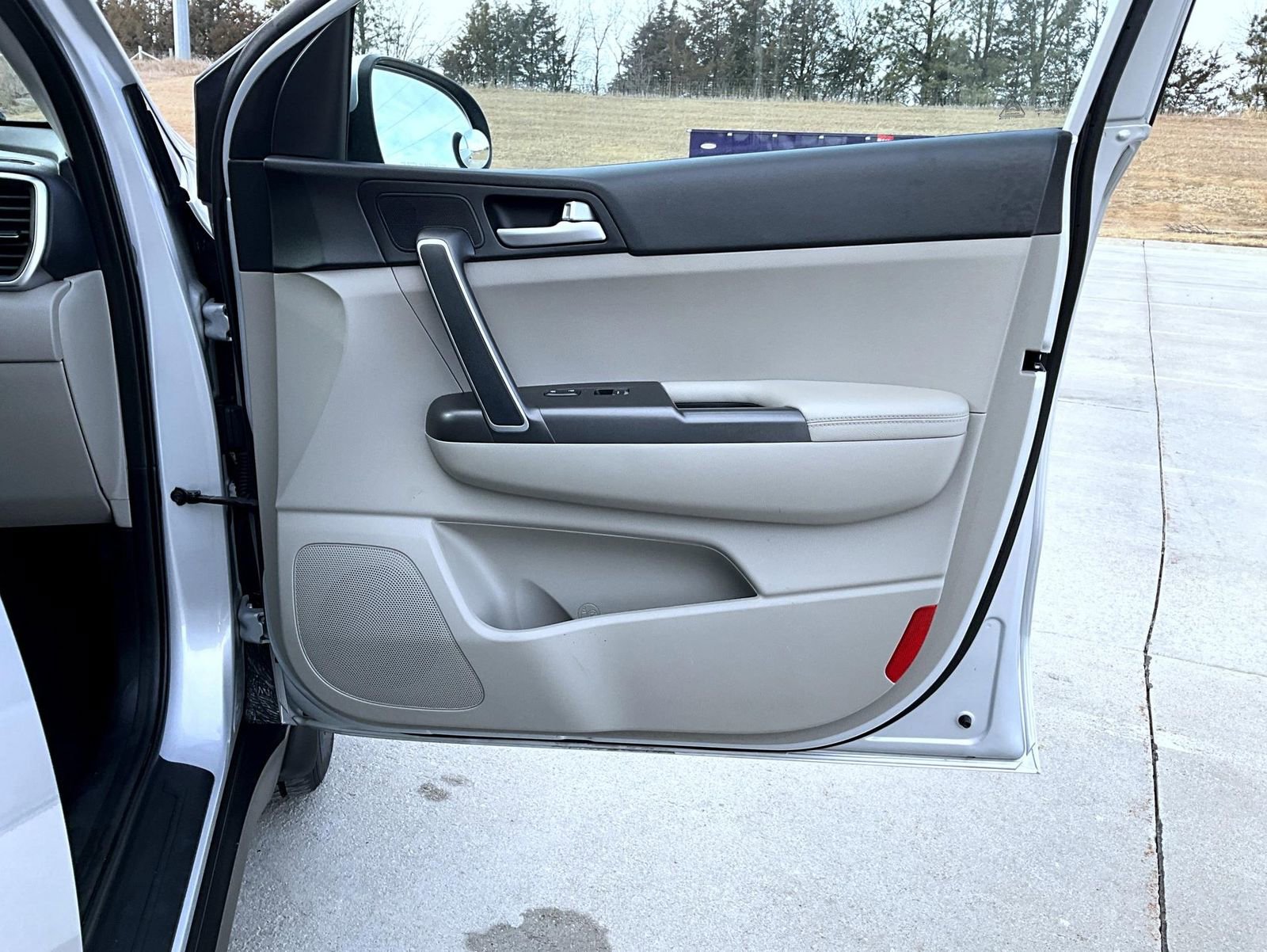 Used 2020 Kia Sportage LX image 16