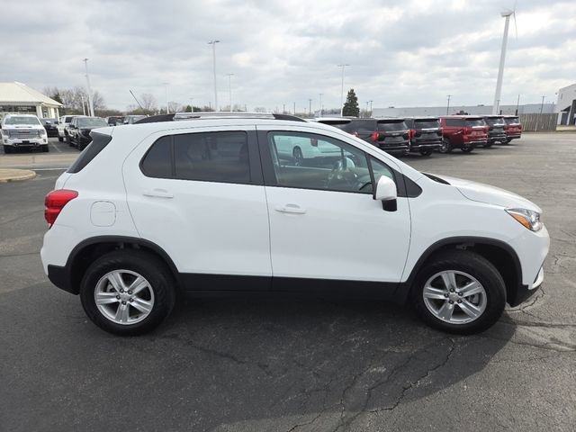 Certified 2022 Chevrolet Trax LT w/ LT Convenience Package AWD/4WD image 15