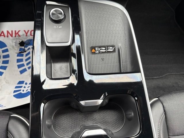 Used 2025 Buick Enclave Preferred AWD/4WD image 26